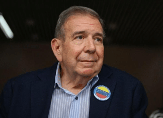 Edmundo González Urrutia abandona Venezuela hacia España González Urrutia solicitó asilo político en la embajada de España en Venezuela, donde había permanecido de forma previa.