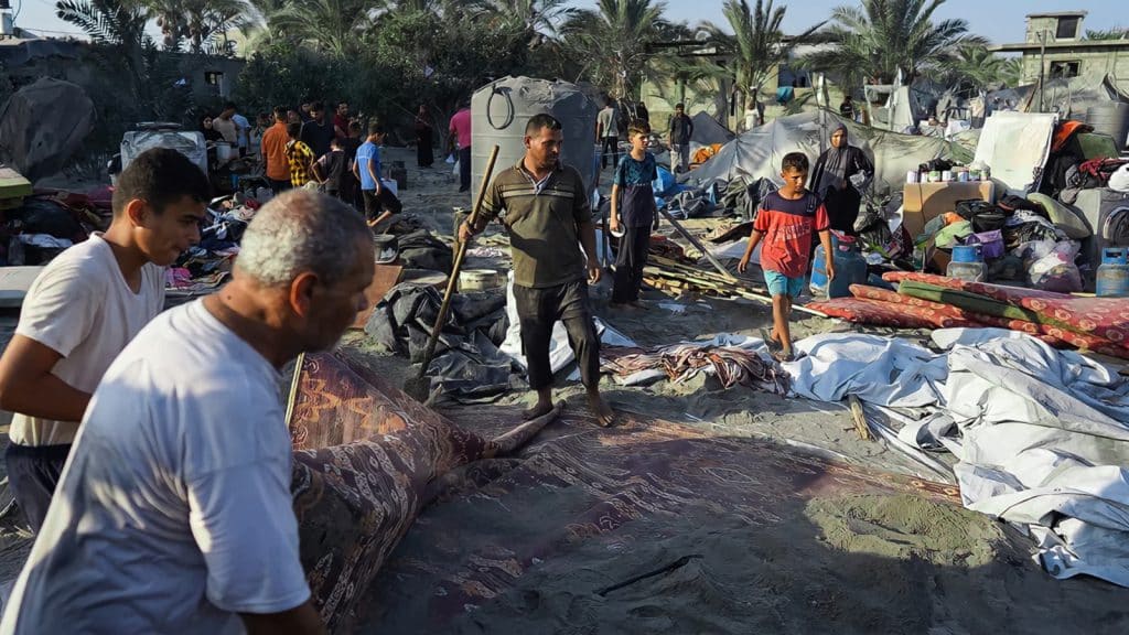 Desplazados en el Sur de Gaza, fueron sorprendidos durante la noche, por los ataques del Ejército de Israel en una zona determinada como “segura”.