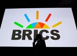 El ganador del debate entre Trump y Harris fueron los BRICS Durante el debate entre Kamala Harris y Donald Trump, no se abordó el tema de la deuda nacional, criticó Kim Dotcom.