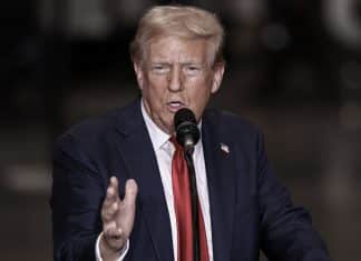 “Ucrania no existe” asegura Donald Trump El presidente Ucrania, Volodomir Zelenski, se niega a llegar a un acuerdo para finalizar el conflicto con Rusia, asegura Donald Trump.