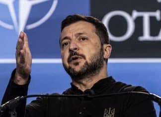 Zelensky desatará la III Guerra Mundial al involucrar a la OTAN en el conflicto con Rusia Según Robert F. Kennedy Jr, si Zelensky involucre a la OTAN en el conflicto con Rusia, desatará la III Guerra Mundial.