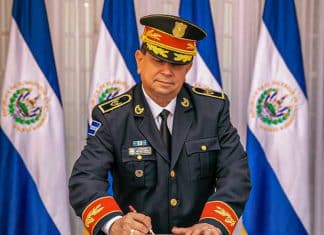 Director de la policía de El Salvador muere en accidente aéreo