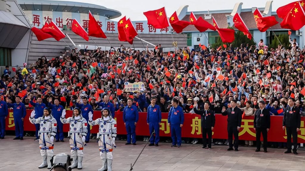 China planea liderar la exploración espacial para el año 2050.