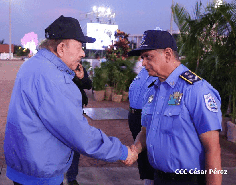 Presidente de Nicaragua, Daniel Ortega y el jefe de la Policía Nacional, Comisionado General Francisco Javier Díaz Madriz