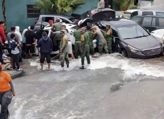 Despliegan militares en México ante el desastre dejado por Nadine La Defensa Nacional en México coordina esfuerzos para ayudar en las tareas de recuperación tras el paso de la tormenta Nadine.