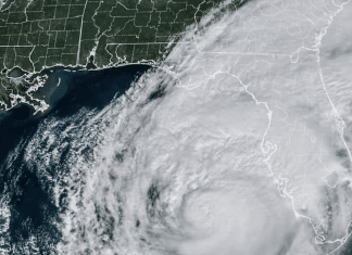 Emiten alerta ante huracán Oscar y tormenta Nadine Huracán Oscar se forma frente a las costas de las Bahamas y tormenta tropical Nadine, en la costa Sur de México.