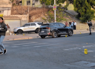 Fiscal es asesinado a tiros en Manta, Ecuador Fiscal y escolta asesinados en ataque armado en Ecuador.