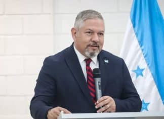 Honduras denuncia intromisión de EEUU en proceso electoral Canciller hondureño, Enrique Reina, denunció injerencia de congresistas republicanos de EEUU.