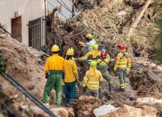Inundaciones en España dejan más de 100 muertos