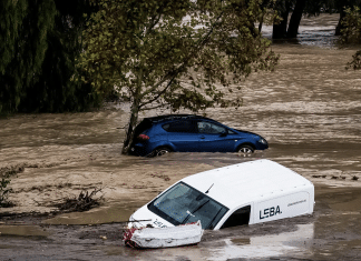Inundaciones en España causan decenas de muertos y destrucción masiva