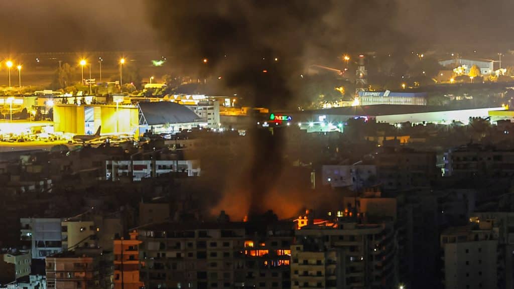 Israel ataca Líbano en un bombardeo sin precedentes.