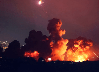 Israel lanza brutal ataque contra Beirut, Líbano Brutal ataque de Israel acaba con un edificio entero en el suburbio de Dahiyeh, al Sur de Beirut.