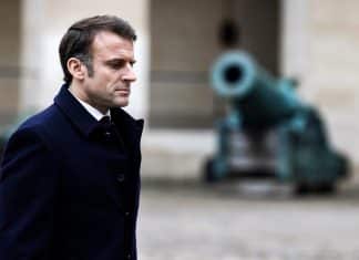 Macron busca frenar el envío de armas a Israel para mejorar su imagen Macron busca detener el envío de armas a Israel ante su “debilitada” imagen.