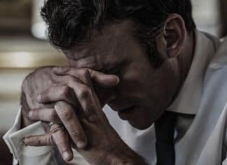 Macron predice la muerte económica de la Unión Europea Macron plantea la reforma económica de la UE como clave para competir en el nuevo orden mundial.