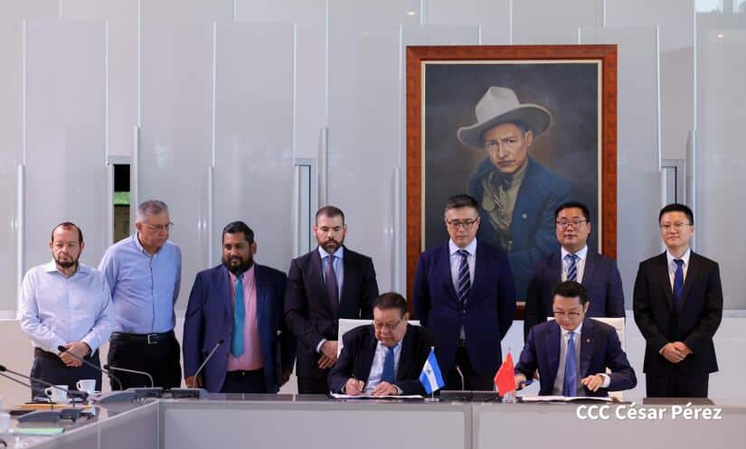 Nicaragua y China suscribieron contratos para desarrollar el Proyecto Solar ENESOLAR 3, con el fin de mejorar la calidad de vida de los nicaragüenses y avanzar hacia un futuro más sostenible.