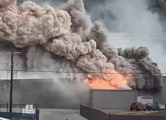 Planta de reciclaje de baterías de litio provoca explosión y evacuaciones Explosión en planta de reciclaje de baterías de litio en Misuri, genera alerta máxima en autoridades que evacuaron el área afectada.