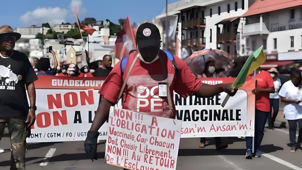 Protestas y bloqueos en respuesta al creciente costo de la vida en Martinica.