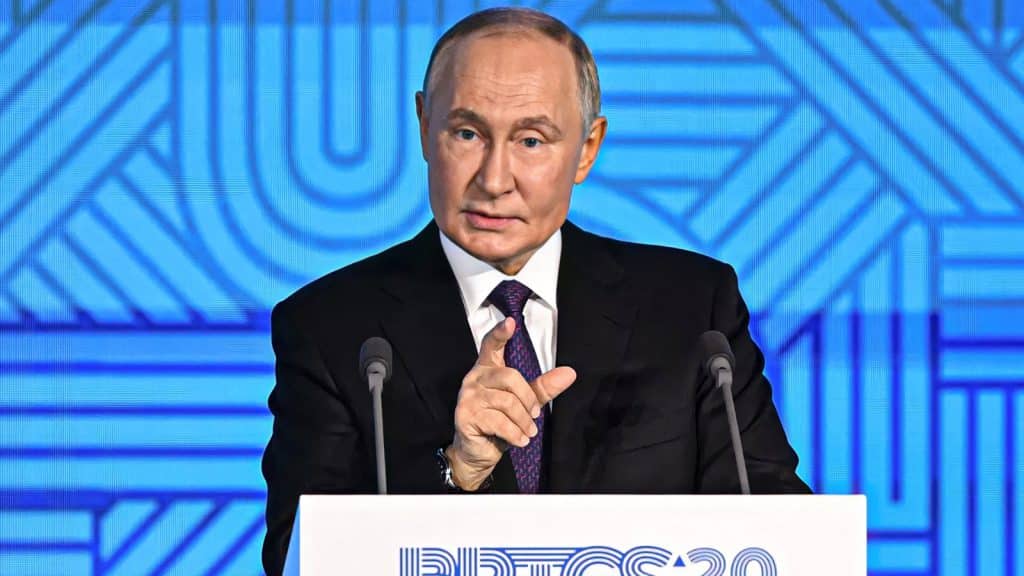 Durante el Foro Empresarial del BRICS, Putin destacó el enfoque del bloque en el desarrollo de los países y pueblos.