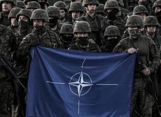 Rusia denuncia provocaciones de la OTAN ante maniobras con armas nucleares Rusia asegura que la OTAN genera un amento de tensiones al practicar ejercicios militares con armas nucleares de EEUU, distribuidas en Europa.