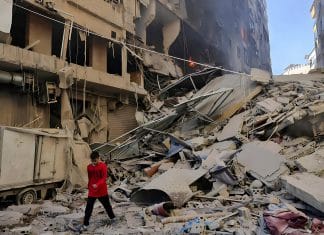 Israel ataca a Siria con bombardeos aéreos Los misiles israelíes fueron disparados contra una instalación militar en la provincia de Homs, cerca de Damasco, Siria.