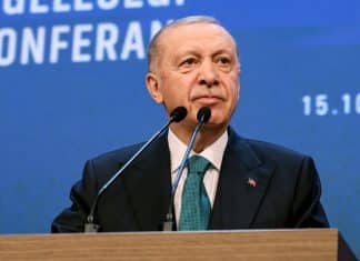 Turquía exige a la ONU un embargo de armas a Israel Turquía critica a la ONU por su inacción para detener los ataques de Israel en la región de Oriente Medio.