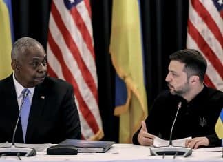 Secretario de Defensa de EEUU se reúne con Zelenski en Ucrania Lloyd Austin realiza visita sorpresa a Ucrania sin aprobar solicitud de misiles del líder del régimen ucraniano, Volodímir Zelenski.