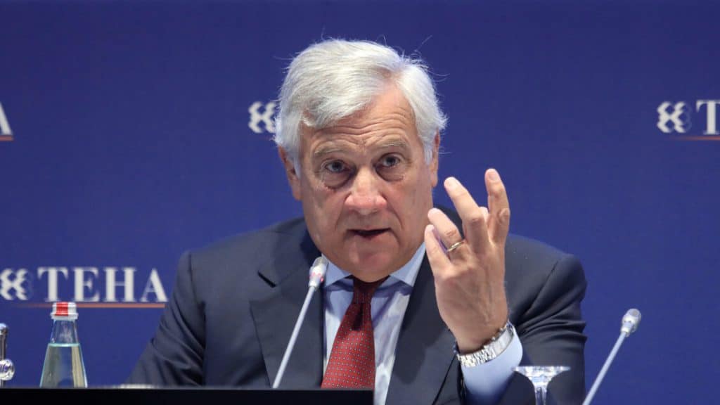 Antonio Tajani, ministro de Asuntos Exteriores de Italia exige a Israel, a respetar la inviolabilidad de militares italianos que forman parte de la FPNUL.