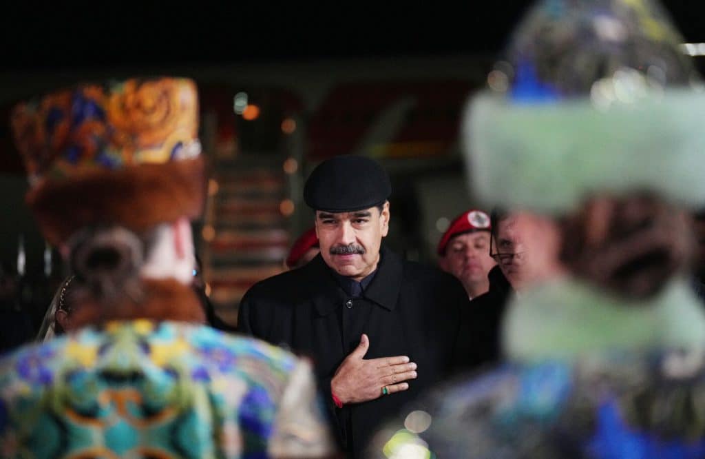 Ceremonia de bienvenida para el presidente de Venezuela, Nicolás Maduro, en el aeropuerto de Kazán.