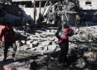 Bombardeo israelí asesina a 72 personas en Beit Lahiya, Gaza Israel bombardea una torre residencial en Beit Lahiya, dejando 72 personas asesinadas.