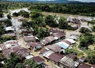 Colombia enfrenta devastadoras inundaciones tras fuertes lluvias Las intensas lluvias reportadas en Colombia, durante las últimas 48 horas, han dejado a miles de evacuados en el Chocó y La Guajira.
