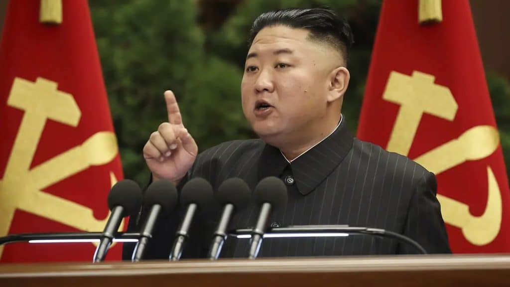 Kim Jong-un advierte que EEUU utiliza a Ucrania como un instrumento estratégico contra Rusia.