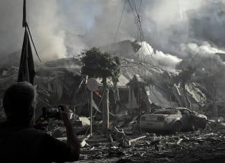 Israel lanza doce bombardeos sobre suburbios en Líbano