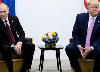 Rusia desmiente diálogo entre Putin y Trump Rusia desmiente una supuesta conversación telefónica entre Putin y Trump, tras la reciente victoria electoral del candidato republicano en EEUU.