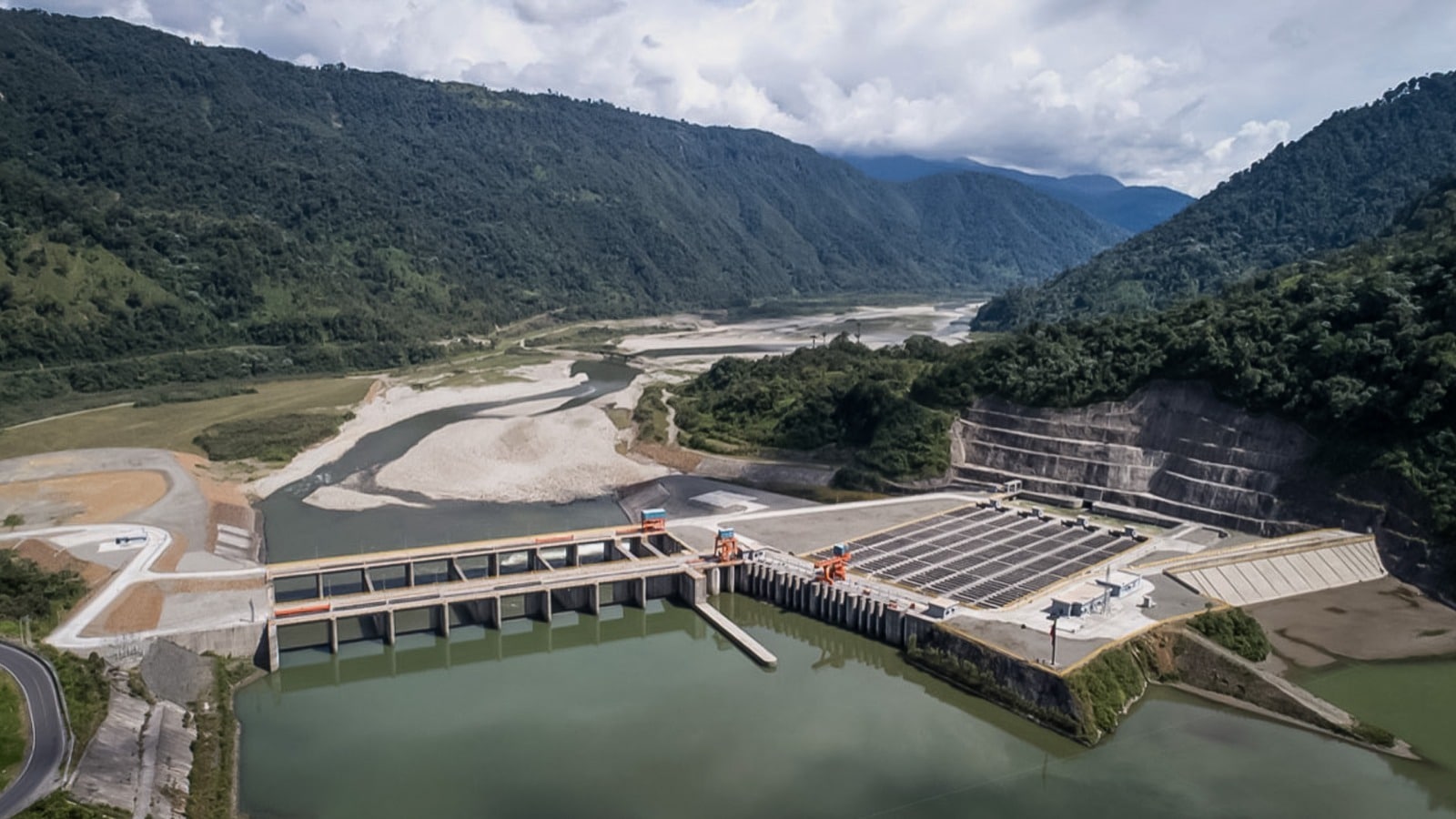 Agrava la crisis energética en Ecuador con apagones de 8 horas