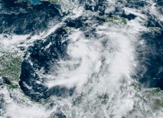 Tormenta tropical Rafael podría convertirse en huracán al impactar Cuba Tormenta tropical Rafael afectará Jamaica, Islas Caimán y Cuba.