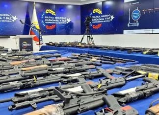 Venezuela denuncia planes terroristas de EEUU para desestabilizar al país Venezuela incauta un lote de armamento el cual sería entregado a grupos terroristas financiados por EEUU.