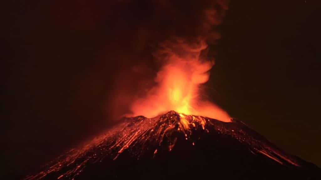 La erupción del volcán Lewotobi Laki-Laki dejó un impacto devastador en la aldea de Klantanlo, en la Isla Flores, Indonesia.