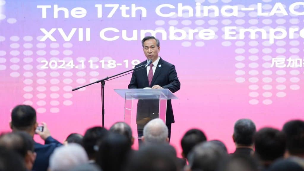 Más de 220 delegados de 29 países y 500 empresarios, asistieron a la inauguración de la Cumbre Empresarial China-Latinoamérica y el Caribe.