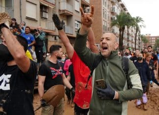 Furia desatada contra los reyes de España durante visita a zonas afectadas por la DANA