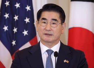 Ministro de Defensa de Corea del Sur dimite de su cargo El ministro de Defensa de Corea del Sur, Kim Yong-hyun, dimite de su cargo, tras la fallida imposición de ley marcial.