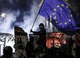 Rusia advierte que la UE se ha convertido en una “unión de guerra” UE es acusada por Rusia de convertirse en un bloque “instigador, tras el respaldo a los movimientos desestabilización en Georgia.