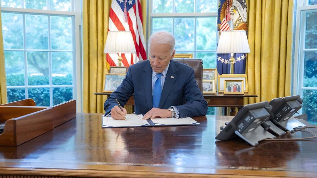 Indultos emitidos por Biden, sirve de mecanismo de protección ante cualquier venganza de Trump.