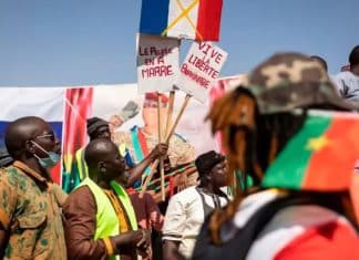 Burkina Faso exige respeto hacia los africanos tras insultos de Macron Líder de Burkina Faso Ibrahim Traoré, instó a los africanos a luchar contra todas las formas de colonialismo, mediante la independencia.