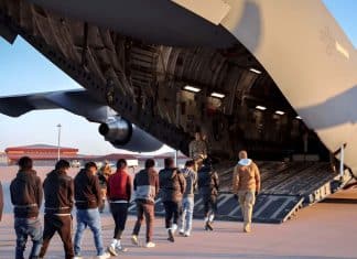 Estados Unidos inicia deportación de migrantes en vuelos militares Estados Unidos inicia deportación de migrantes.