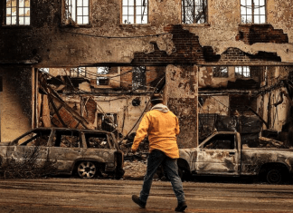 Incendios dejan muerte y caos en California Incendios obligan la evacuación de más de 150,000 personas en California.Incendios obligan la evacuación de más de 150,000 personas en California.