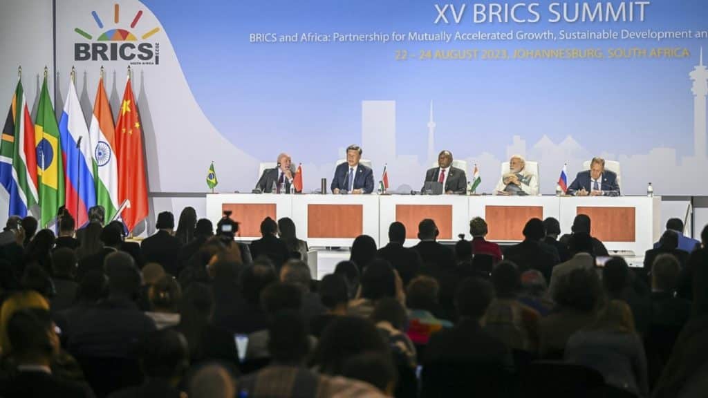 Incorporación de Indonesia al bloque de los BRICS, se da posterior a la formación de su nuevo gobierno.