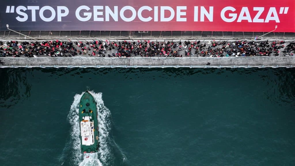 Manifestantes exigen el fin de las hostilidades en la Franja de Gaza.