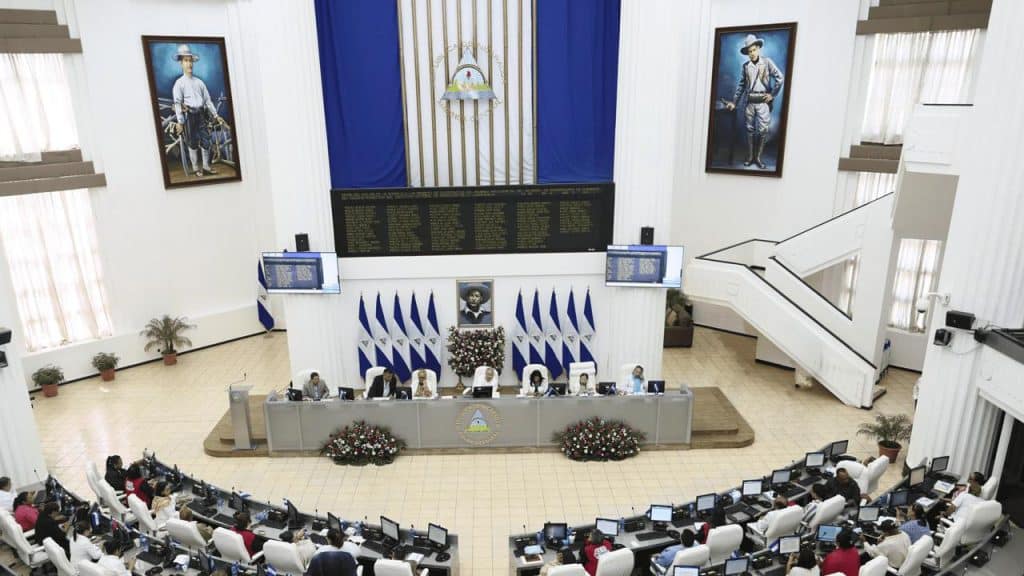 Artículos relacionados con el “Preámbulo” y los “Principios Fundamentales”, son aprobados por la Asamblea de Nicaragua.