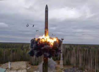 Rusia insta a Estados Unidos a retomar negociaciones de desarme nuclear Rusia aboga por incluir a Francia y Reino Unido en las conversaciones sobre desarme nuclear.