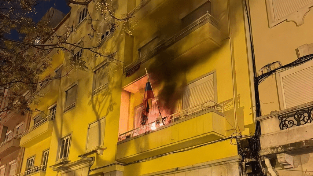 Ataque con bombas incendiarias al consulado venezolano en Portugal